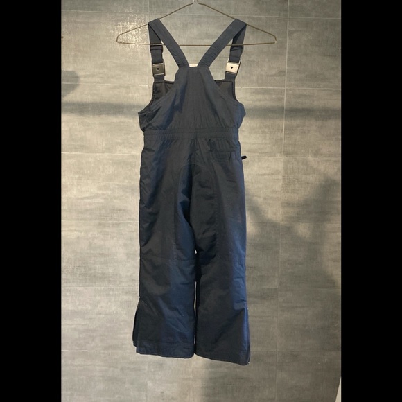 Snowsuit 4/5 - Picture 3 of 6